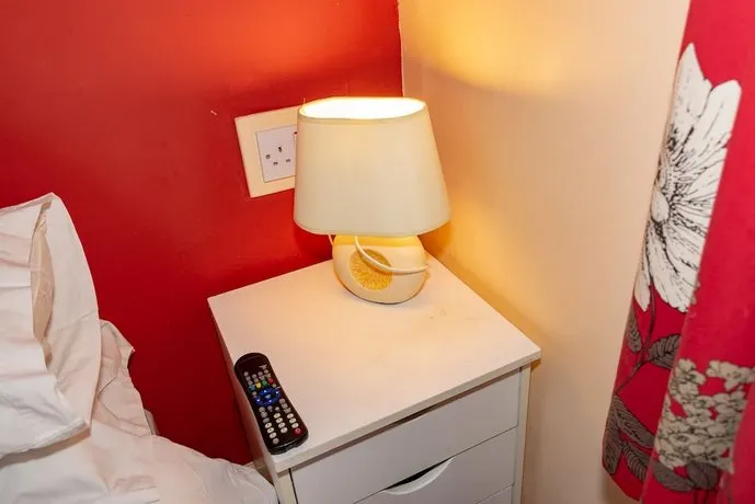 Memphis Hotel - Image 1