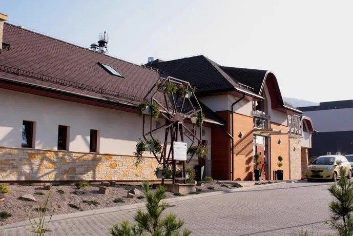 Wroblowka Hotel Restauracja - Image 1