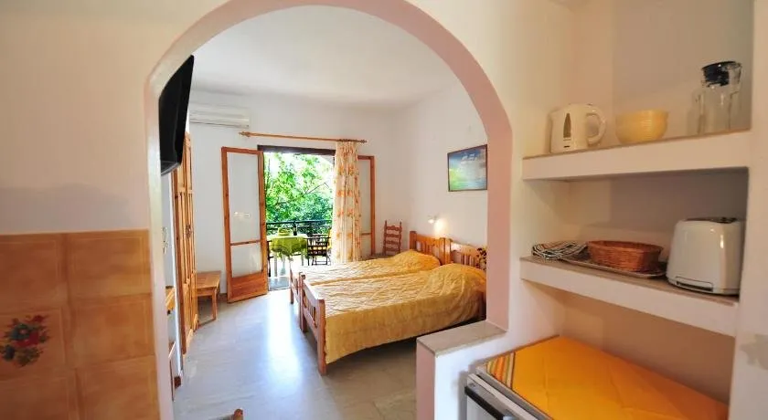 Dionisos Studios And Apts Skiathos - Image 1