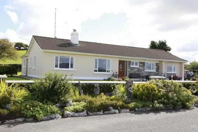 Hill View Farm - Image 1