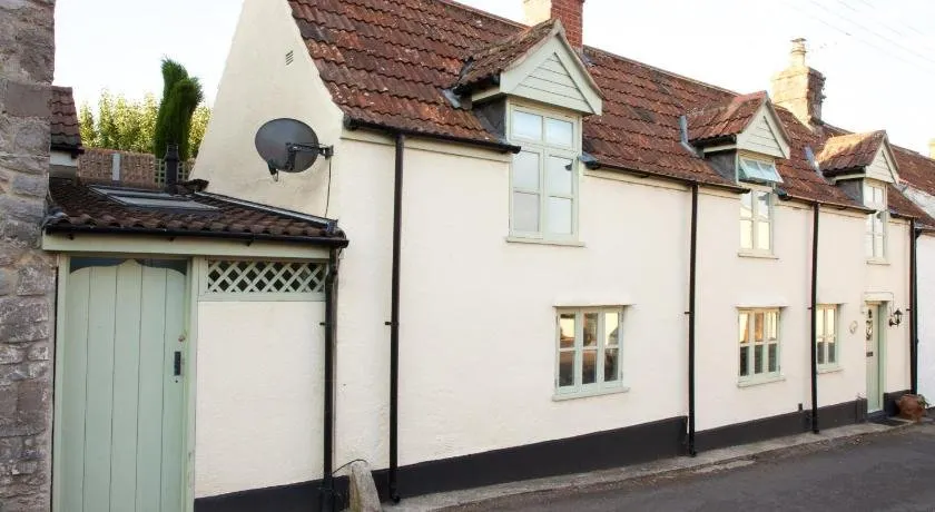 Strawberry Cottage - Image 1