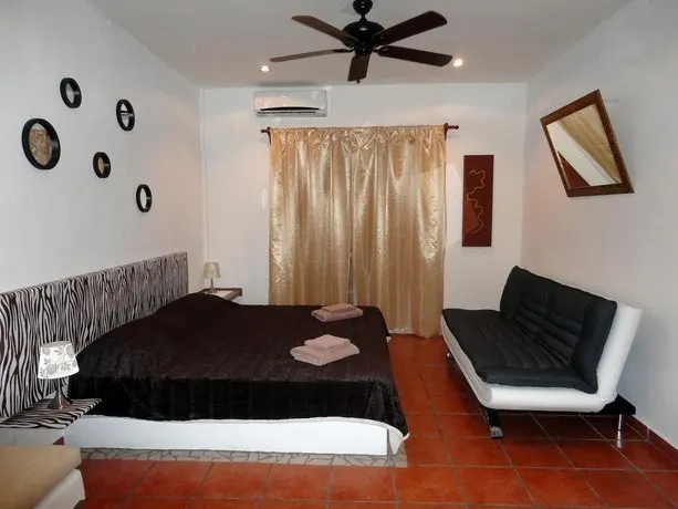 Casa Floris B&B Playa del Carmen - Image 1