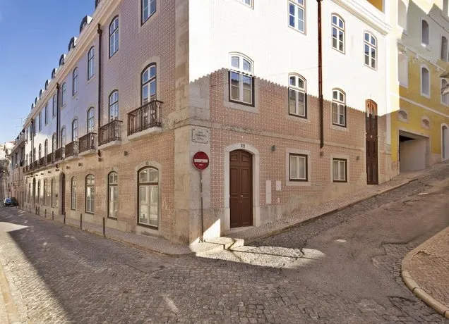 Lisbon Five Stars Apartments Gaivotas 18 - Image 1