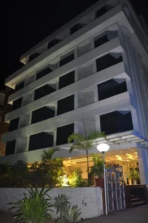 HOTEL THE ELEMENTS - Image 1