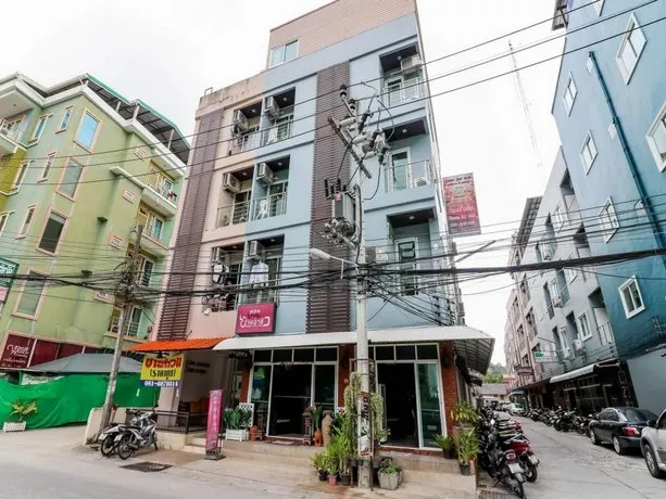 NIDA Rooms Patong Hill House - Image 1