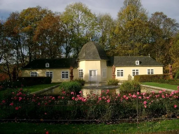 Hotel-Pension Haus Erna - Image 1