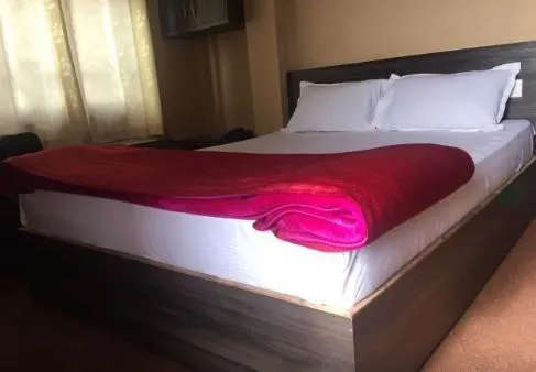 Hotel Ratna - Image 1