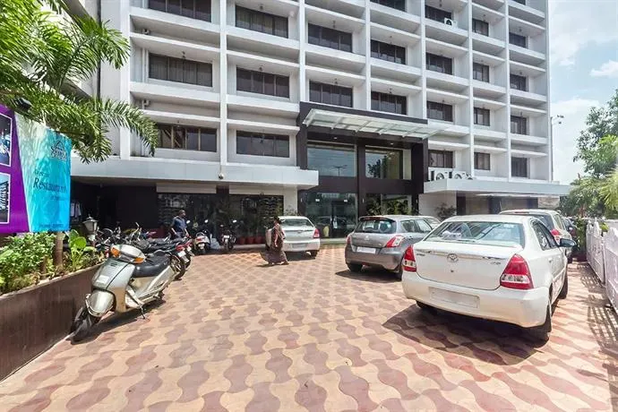 Hotel Swarna Palace - Image 1