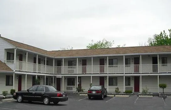 Passport Inn Methuen - Image 1