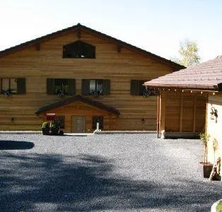 Bed & Breakfast Swiss Seasons - Image 1