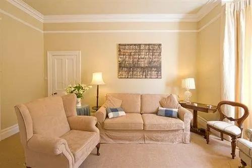 Oaklodge Bed & Breakfast - Image 1