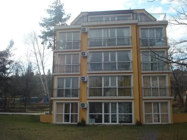 BG Club Apartment - Image 1