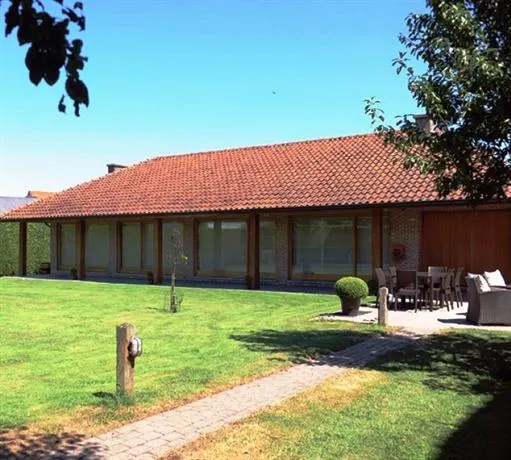 Flanders Cosy Corner Bed & Breakfast - Image 1