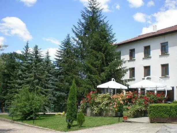 Hotel Perfect - Image 1