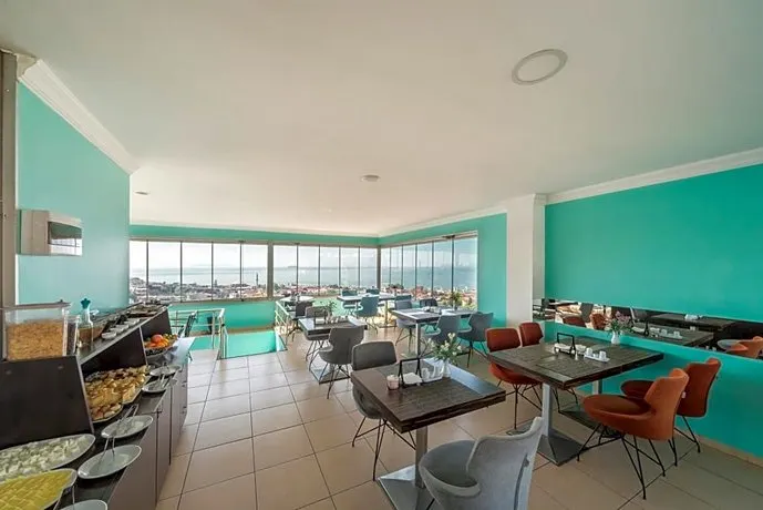 Old City Park Hotel - Image 1