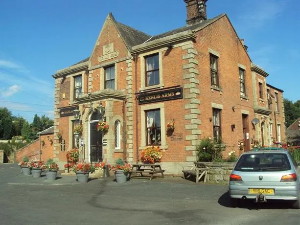Kenlis Arms Hotel - Image 1