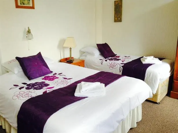 Legends Hotel - Image 1