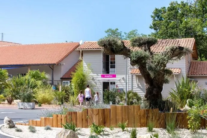 MH Camping 4* face Royan - Image 1