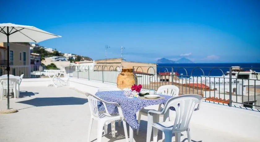 Casa Baja - Image 1