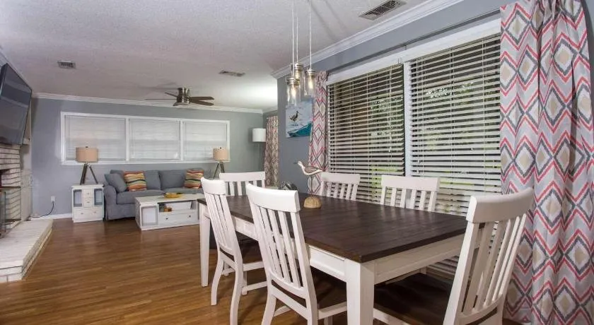 Elliott Point Vacation Home - Image 1