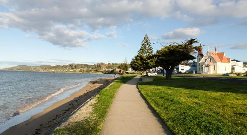 Penguin Beach House - Image 1