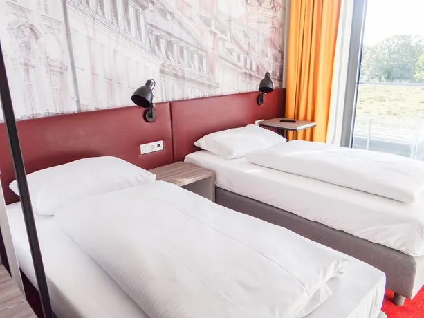 7 Days Premium Hotel München-Sendling - Image 1