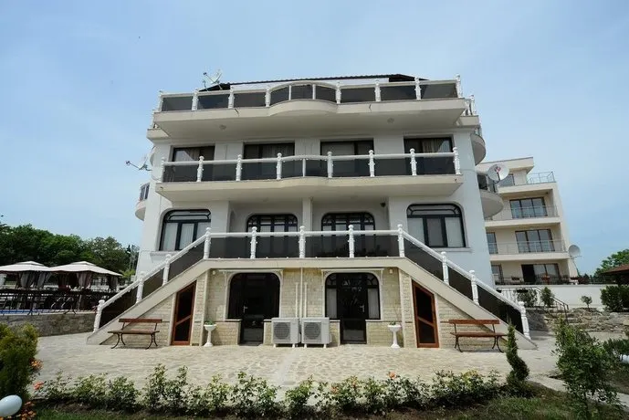 Guest House Alla - Image 1