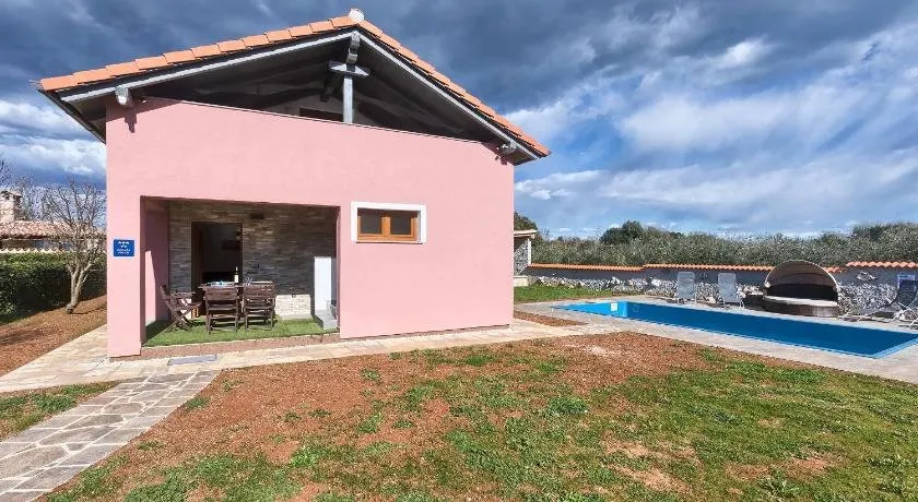 Holiday home Kata with pool - Image 1