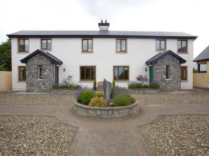 O'Neill Holiday Homes - Image 1