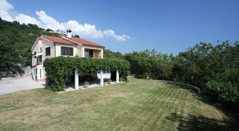Villa Mahon - Image 1