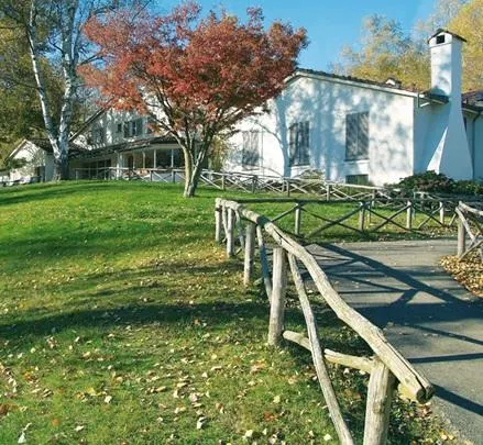 Le Betulle Golf Hotel and Restaurant - Image 1