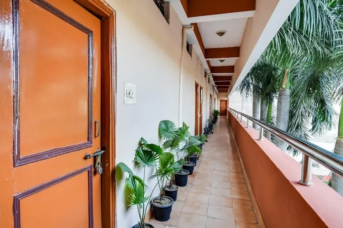 Hotel Ashirwad by OYO Rooms - Image 1