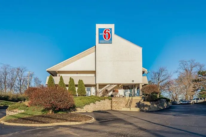 MOTEL 6 CINCINNATI OH CENTRAL NORWOOD - Image 1