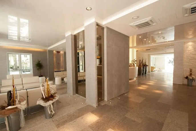 Hotel Sorriso Punta Marina Ravenna - Image 1