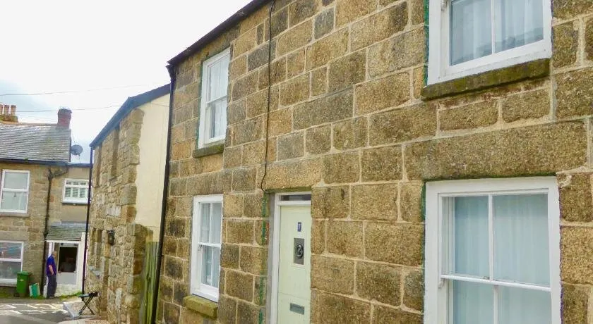 Blue Cat Cottage - Image 1