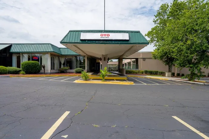 Hotel O Henderson Kerr Lake I-85 NC - Image 1