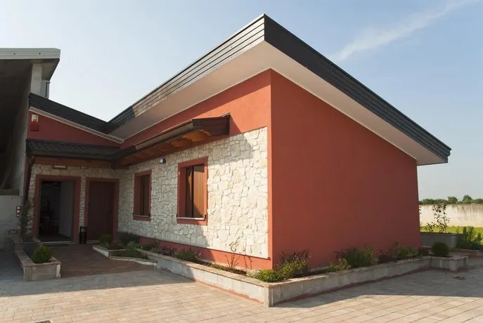 Agriturismo Alla Pietra Bianca - Image 1