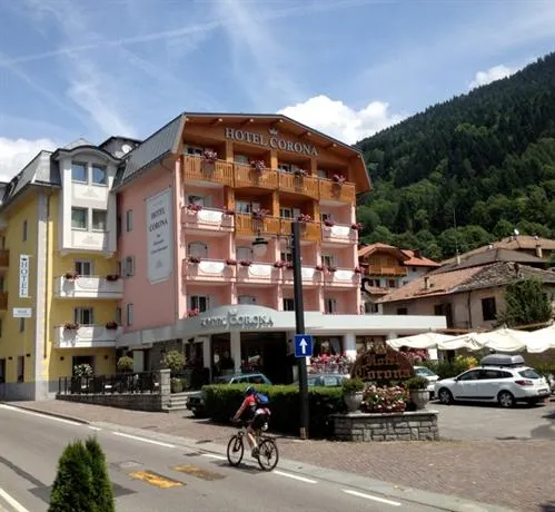 Hotel Pinzolo Corona - Image 1