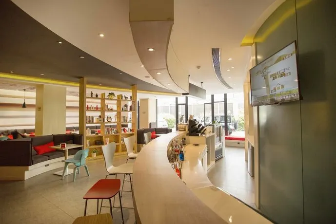 Ibis Xi'an First Gaoxin Rd Hotel - Image 1