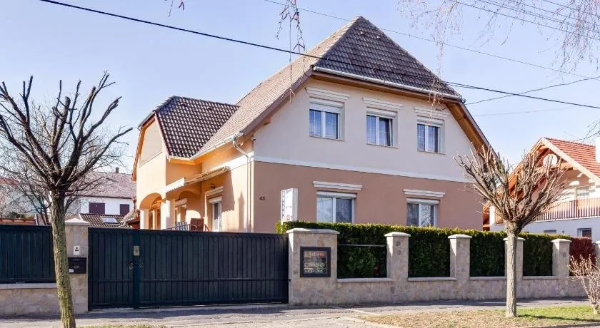 Andi Apartments - Image 1