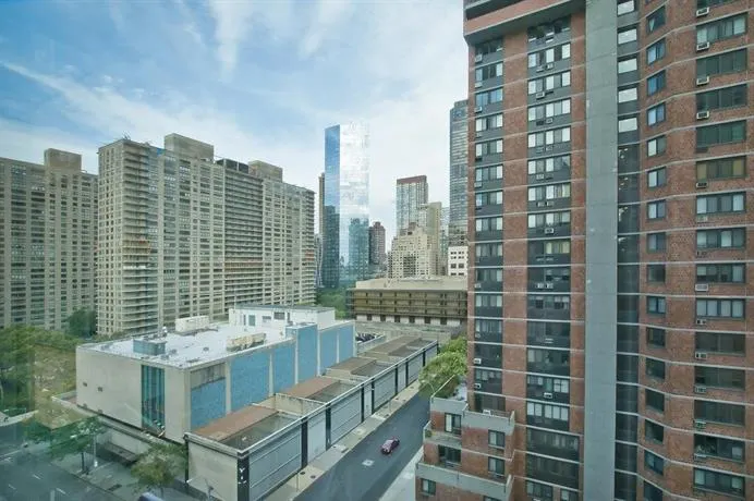 Luxurious Two Bedroom Apartment in Doorman Building - Lincoln Center - Image 1