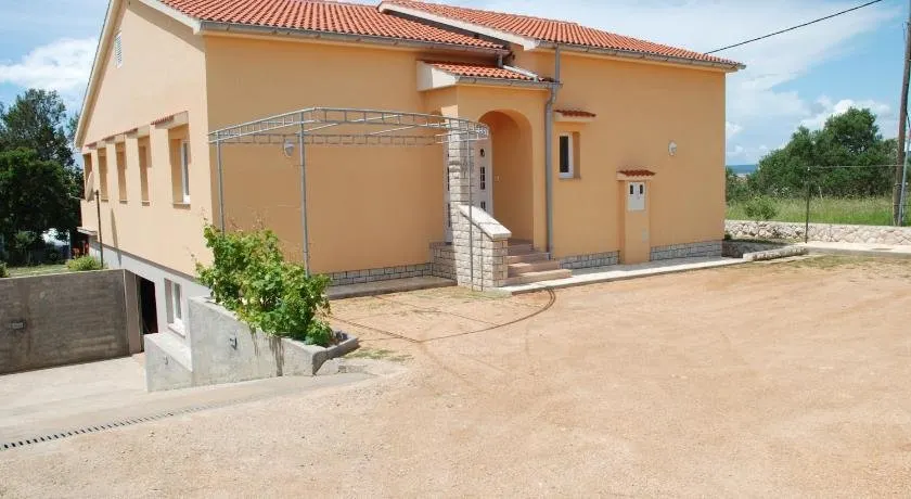 House Paula Rab (4-7 guests) - Image 1
