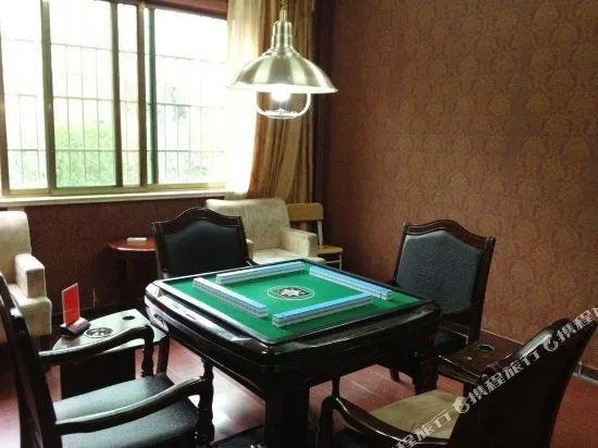 Boteng Hotel - Image 1