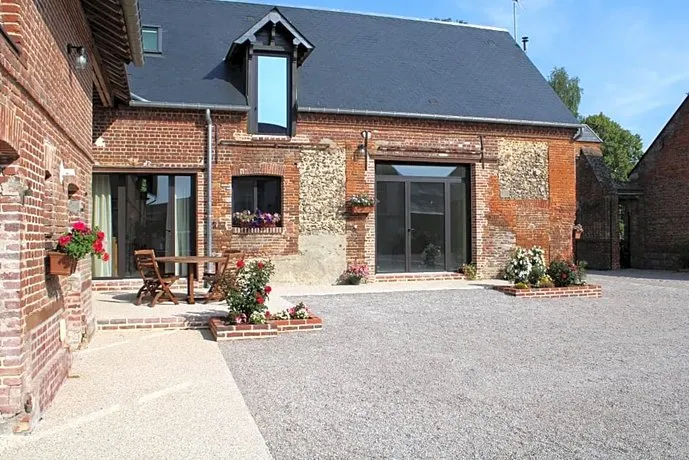 A l'orée du chateau - Image 1