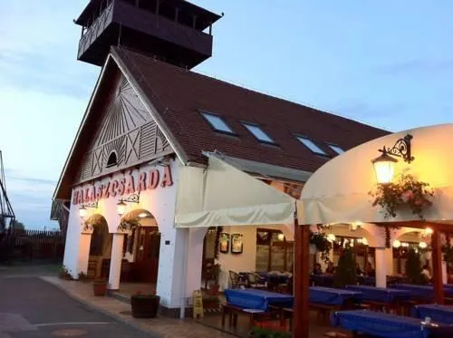 Fehértói Halászcsárda És Panzió - Image 1