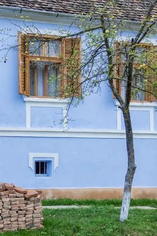 REVERIA GUESTHOUSE - Image 1