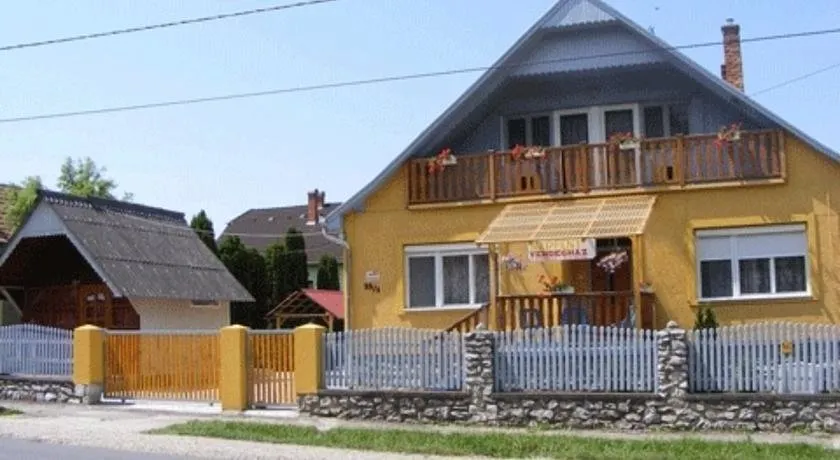 Napfeny Apartman Es Vendeghaz - Image 1