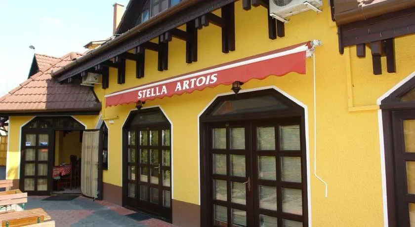 Aranyoroszlán Vendégház - Image 1