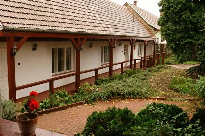 Malomudvar Étterem - Image 1