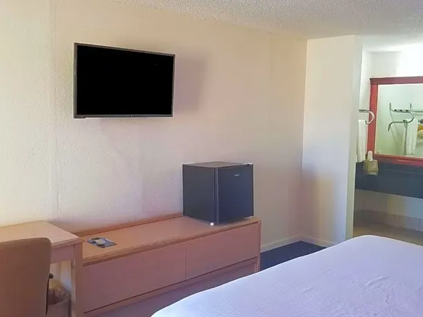 Americas Best Value Inn Marion - Image 1